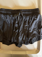 Women’s flowy shorts 🎁