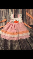Girls Pumpkin dress. Runs small ❤️